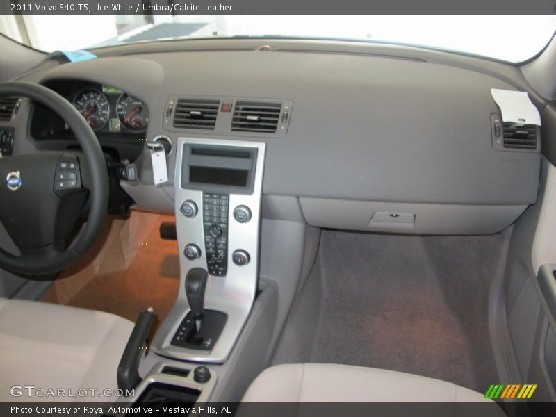 Ice White / Umbra/Calcite Leather 2011 Volvo S40 T5
