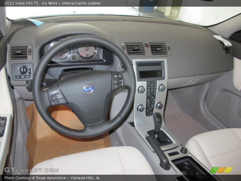 Ice White / Umbra/Calcite Leather 2011 Volvo S40 T5