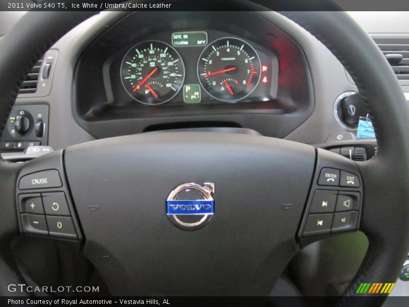 Ice White / Umbra/Calcite Leather 2011 Volvo S40 T5