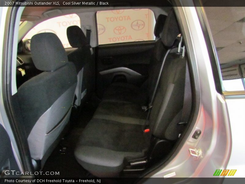Cool Silver Metallic / Black 2007 Mitsubishi Outlander XLS