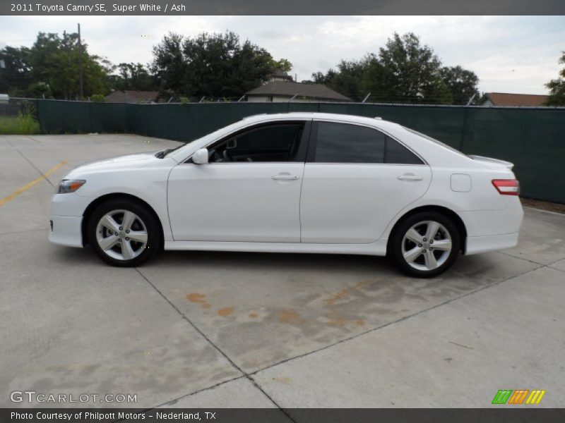 Super White / Ash 2011 Toyota Camry SE