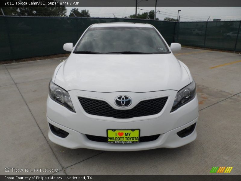 Super White / Ash 2011 Toyota Camry SE