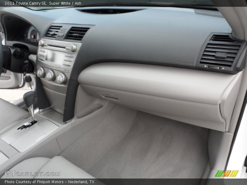 Super White / Ash 2011 Toyota Camry SE