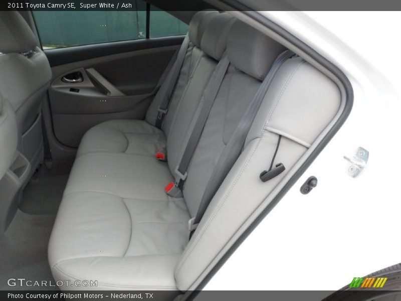 Super White / Ash 2011 Toyota Camry SE