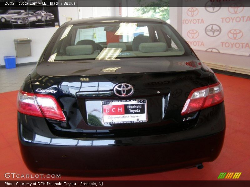 Black / Bisque 2009 Toyota Camry LE