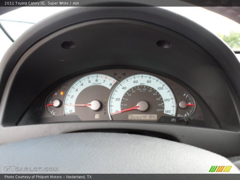 Super White / Ash 2011 Toyota Camry SE