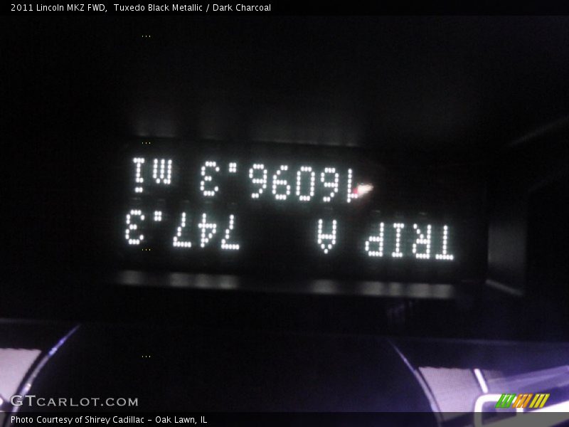 Tuxedo Black Metallic / Dark Charcoal 2011 Lincoln MKZ FWD