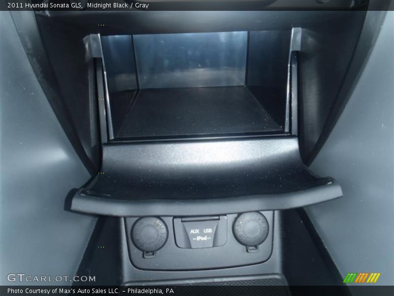 Midnight Black / Gray 2011 Hyundai Sonata GLS