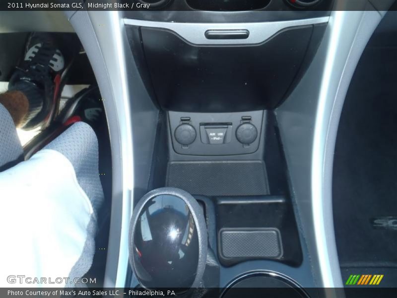 Midnight Black / Gray 2011 Hyundai Sonata GLS