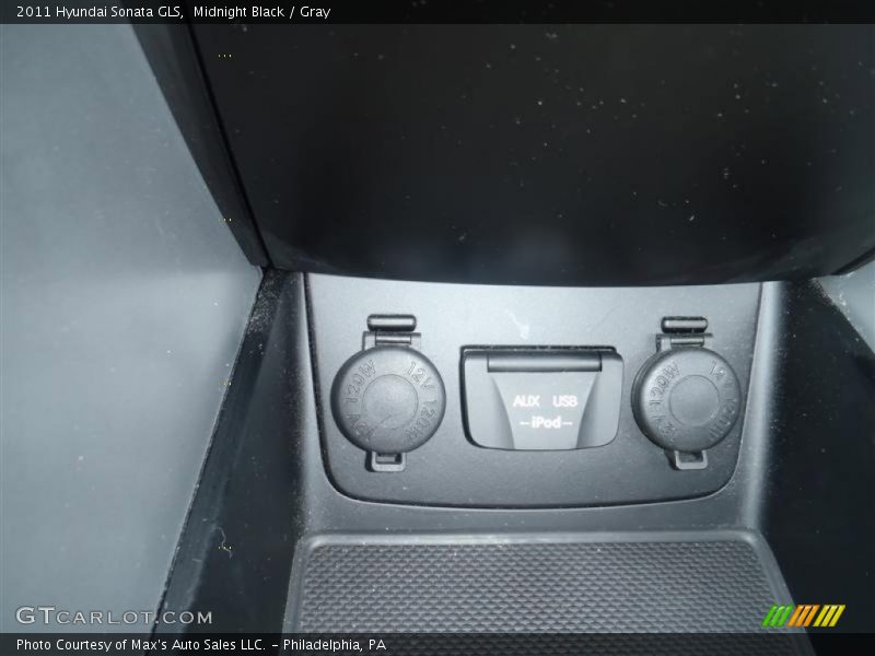 Midnight Black / Gray 2011 Hyundai Sonata GLS