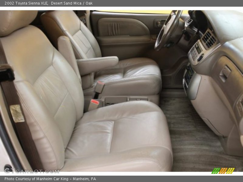 Desert Sand Mica / Oak 2002 Toyota Sienna XLE