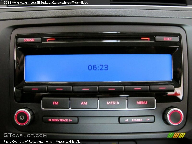 Candy White / Titan Black 2011 Volkswagen Jetta SE Sedan