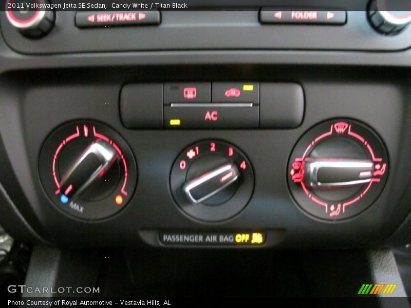 Candy White / Titan Black 2011 Volkswagen Jetta SE Sedan