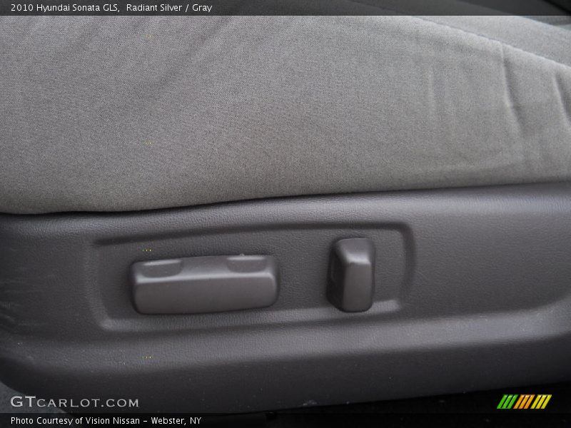 Radiant Silver / Gray 2010 Hyundai Sonata GLS