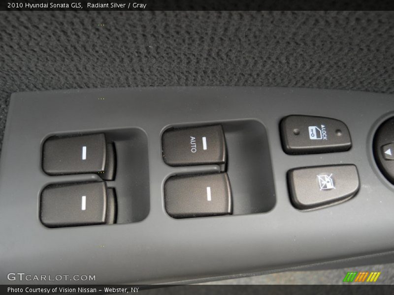 Radiant Silver / Gray 2010 Hyundai Sonata GLS