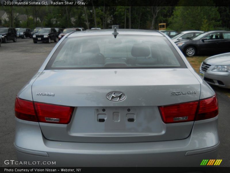 Radiant Silver / Gray 2010 Hyundai Sonata GLS