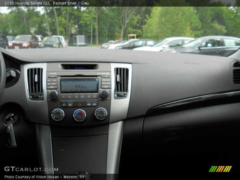 Radiant Silver / Gray 2010 Hyundai Sonata GLS