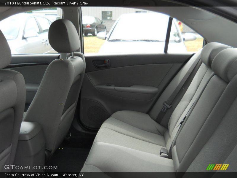 Radiant Silver / Gray 2010 Hyundai Sonata GLS