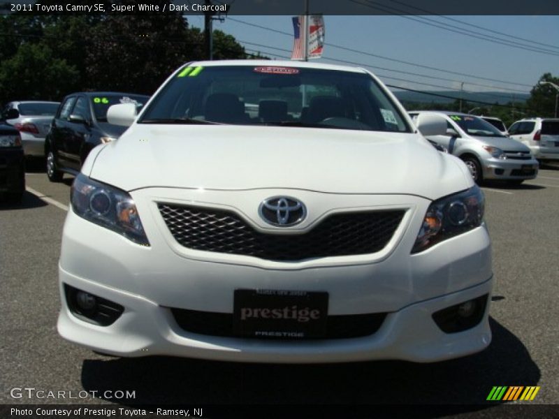 Super White / Dark Charcoal 2011 Toyota Camry SE