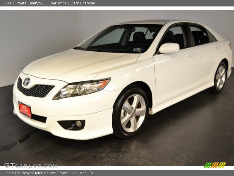 Super White / Dark Charcoal 2010 Toyota Camry SE