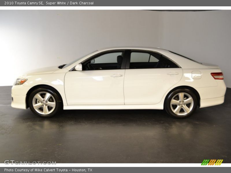 Super White / Dark Charcoal 2010 Toyota Camry SE
