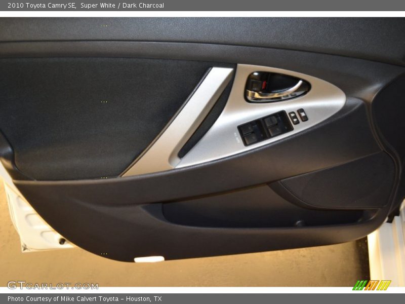 Super White / Dark Charcoal 2010 Toyota Camry SE