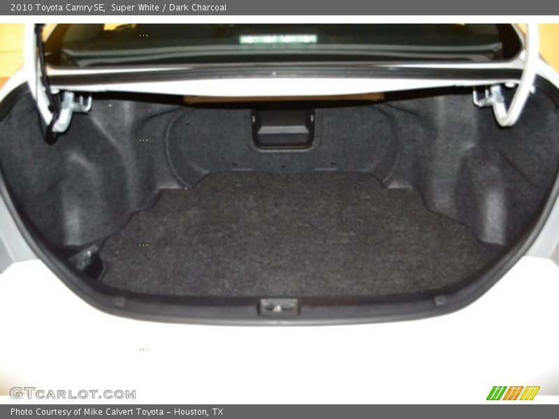Super White / Dark Charcoal 2010 Toyota Camry SE