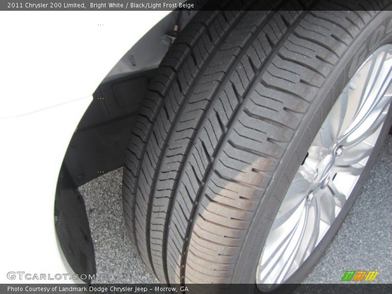Bright White / Black/Light Frost Beige 2011 Chrysler 200 Limited