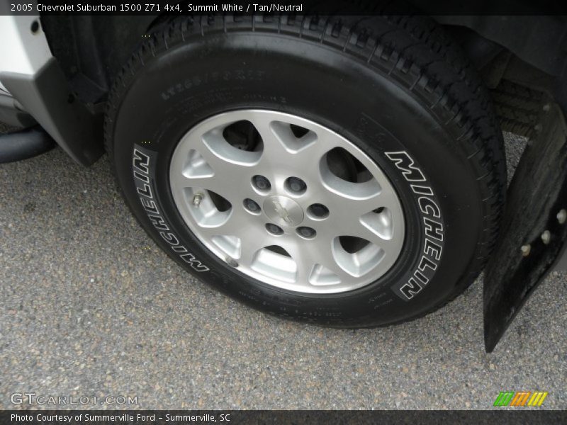 Summit White / Tan/Neutral 2005 Chevrolet Suburban 1500 Z71 4x4