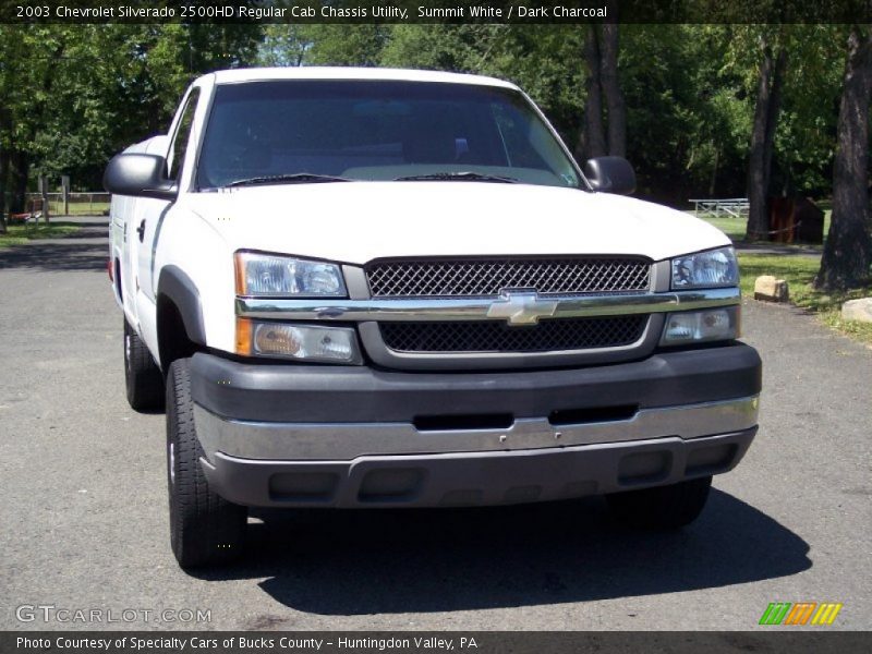 Summit White / Dark Charcoal 2003 Chevrolet Silverado 2500HD Regular Cab Chassis Utility