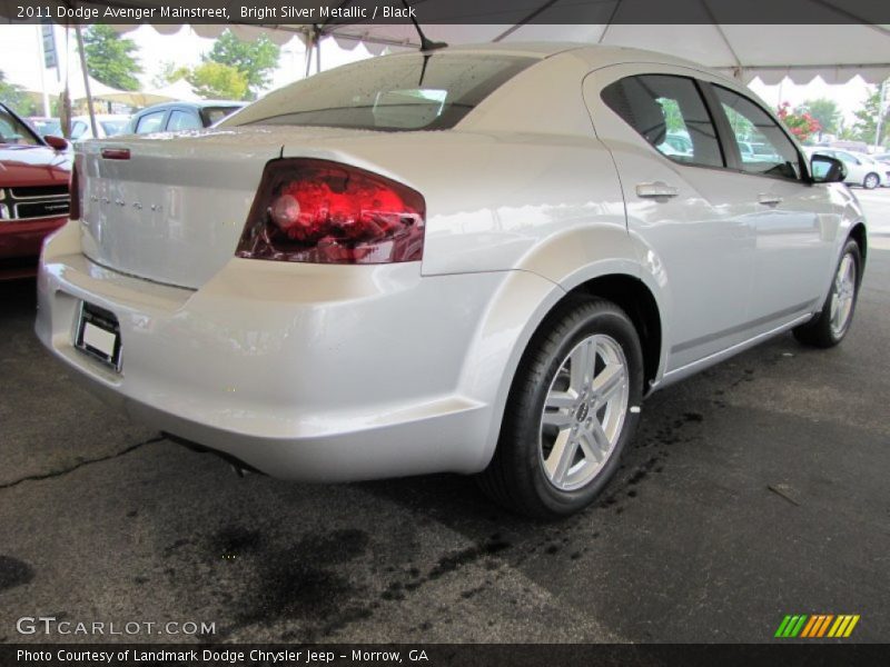 Bright Silver Metallic / Black 2011 Dodge Avenger Mainstreet