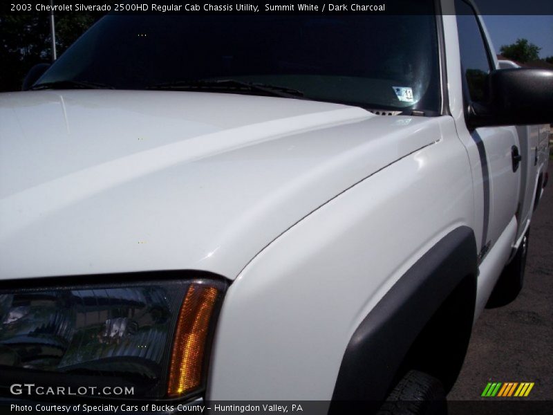 Summit White / Dark Charcoal 2003 Chevrolet Silverado 2500HD Regular Cab Chassis Utility
