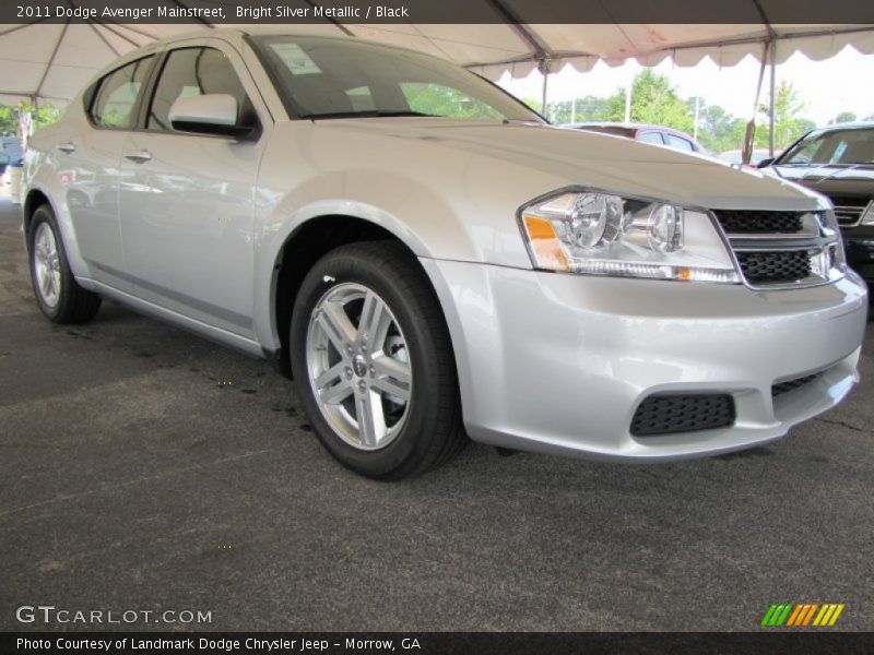 Bright Silver Metallic / Black 2011 Dodge Avenger Mainstreet