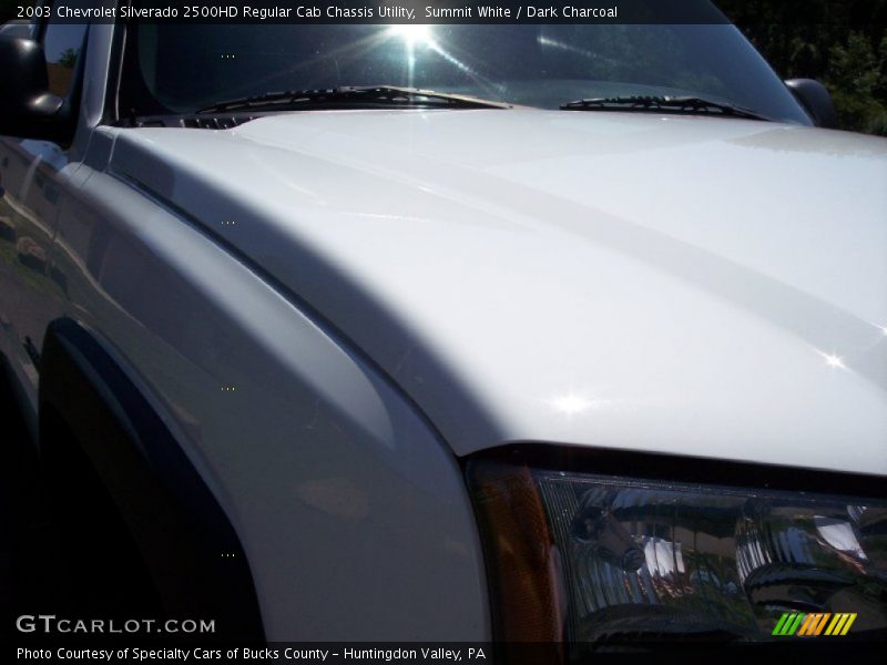 Summit White / Dark Charcoal 2003 Chevrolet Silverado 2500HD Regular Cab Chassis Utility
