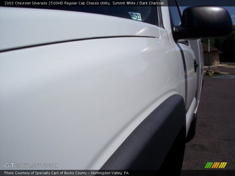 Summit White / Dark Charcoal 2003 Chevrolet Silverado 2500HD Regular Cab Chassis Utility