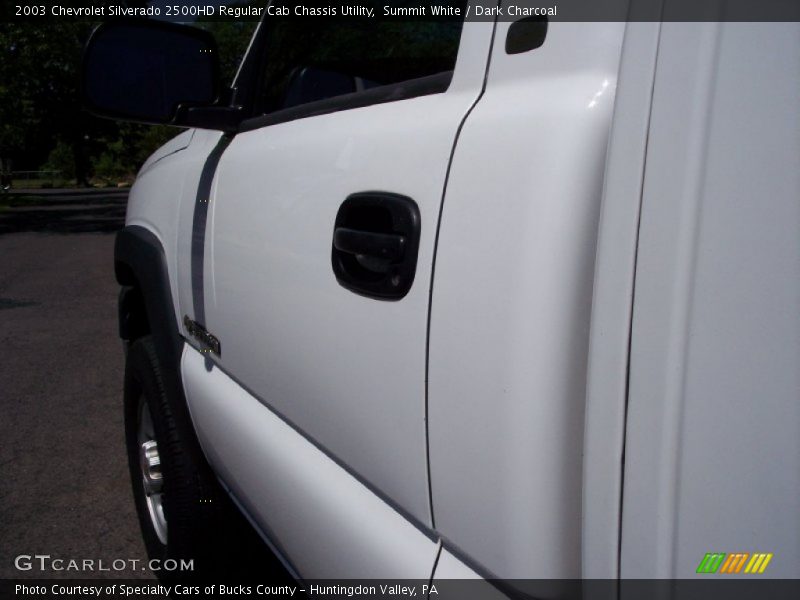 Summit White / Dark Charcoal 2003 Chevrolet Silverado 2500HD Regular Cab Chassis Utility