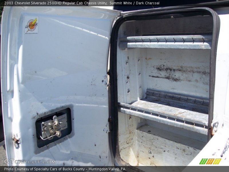 Summit White / Dark Charcoal 2003 Chevrolet Silverado 2500HD Regular Cab Chassis Utility