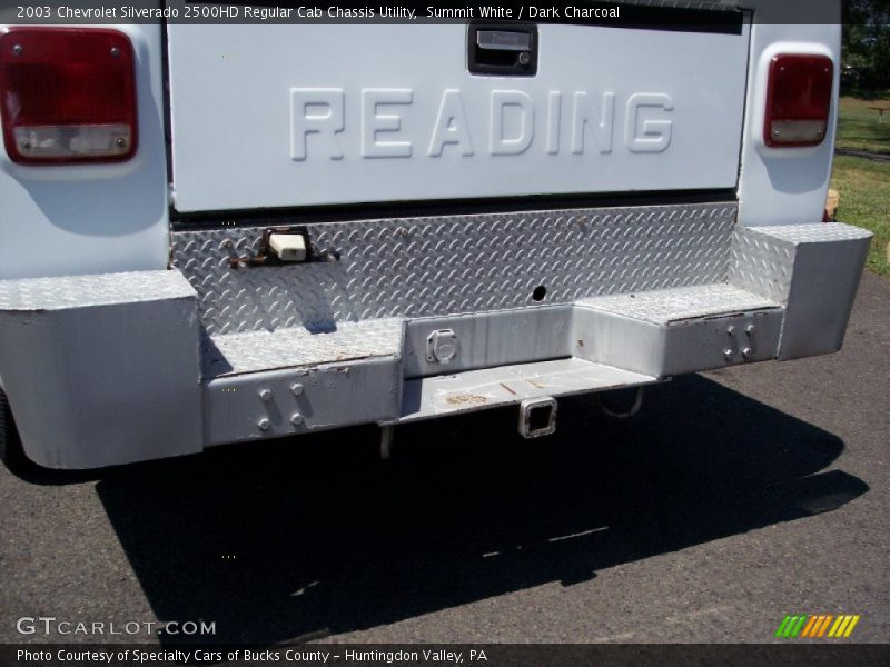 Summit White / Dark Charcoal 2003 Chevrolet Silverado 2500HD Regular Cab Chassis Utility