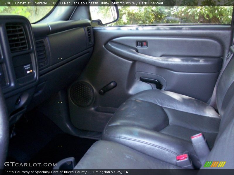 Summit White / Dark Charcoal 2003 Chevrolet Silverado 2500HD Regular Cab Chassis Utility