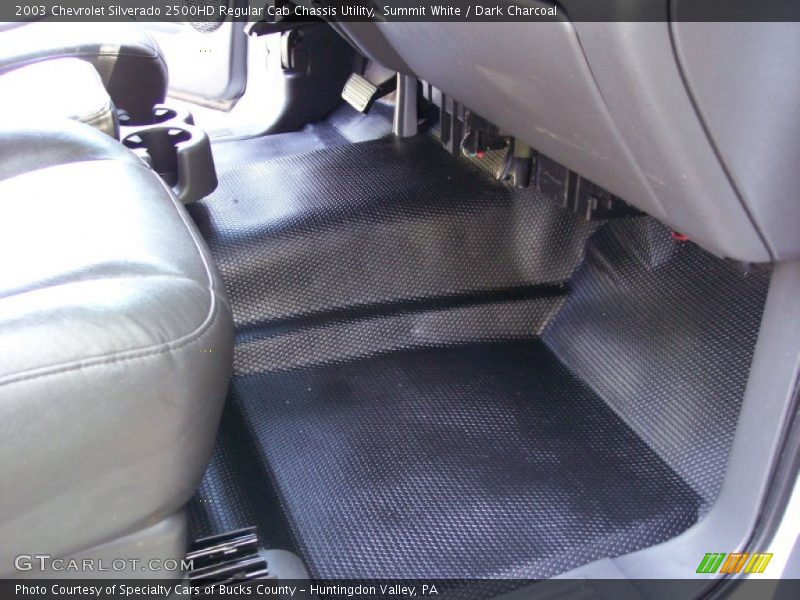 Summit White / Dark Charcoal 2003 Chevrolet Silverado 2500HD Regular Cab Chassis Utility