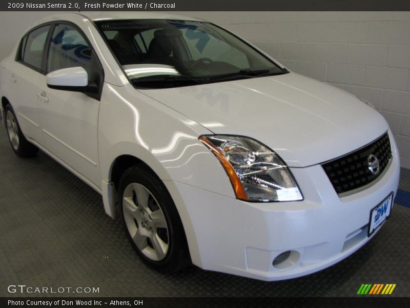 Fresh Powder White / Charcoal 2009 Nissan Sentra 2.0