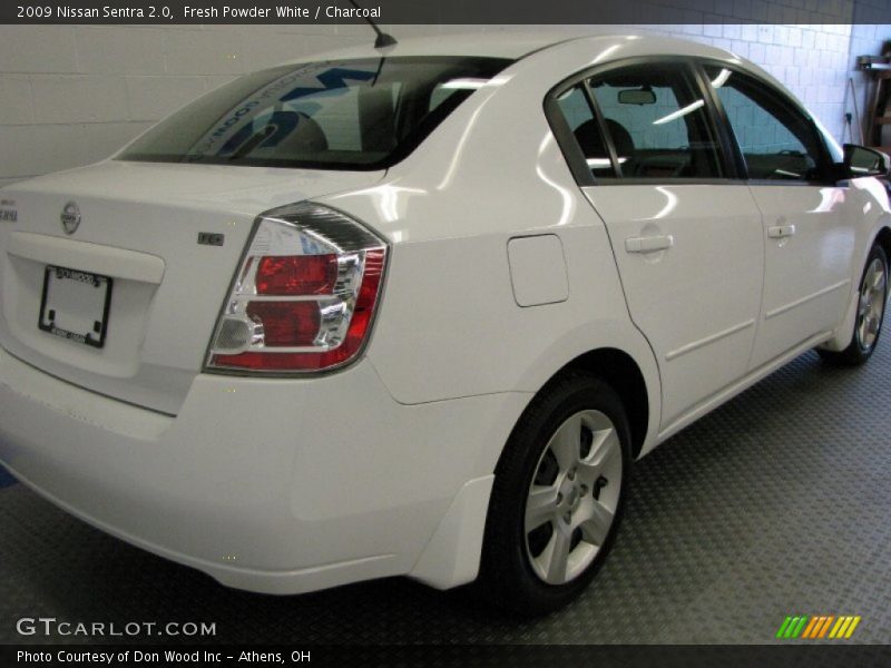Fresh Powder White / Charcoal 2009 Nissan Sentra 2.0