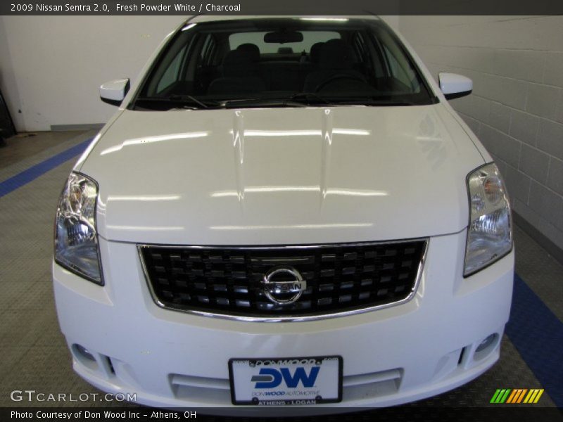 Fresh Powder White / Charcoal 2009 Nissan Sentra 2.0