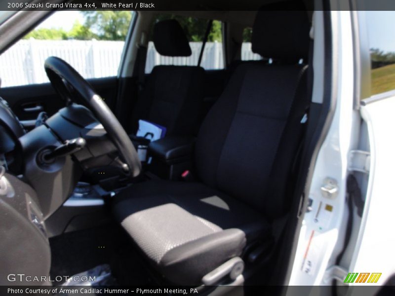 White Pearl / Black 2006 Suzuki Grand Vitara 4x4