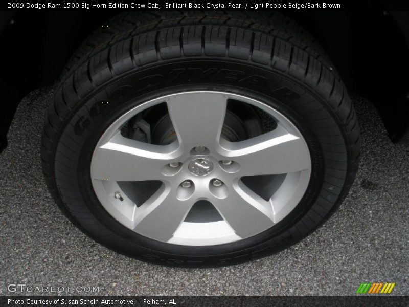 Brilliant Black Crystal Pearl / Light Pebble Beige/Bark Brown 2009 Dodge Ram 1500 Big Horn Edition Crew Cab