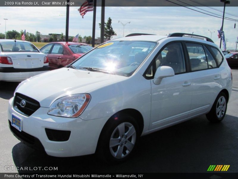 Clear White / Beige 2009 Kia Rondo LX