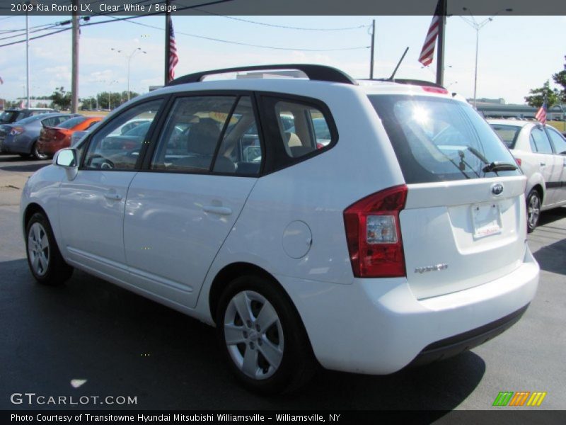 Clear White / Beige 2009 Kia Rondo LX