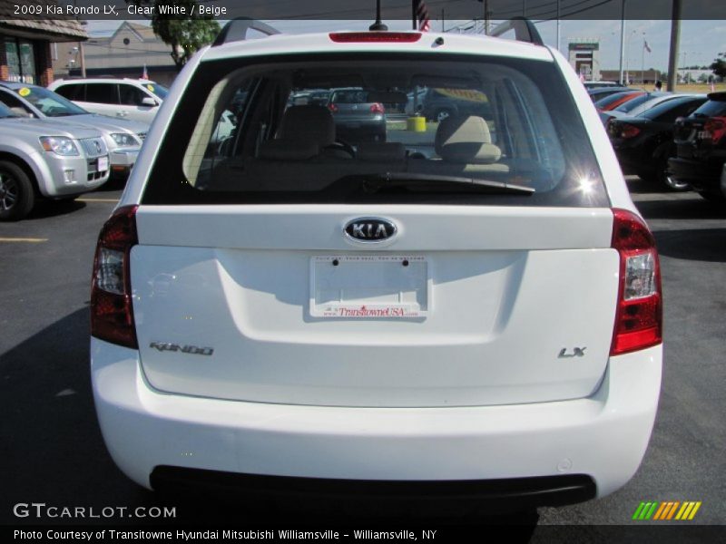 Clear White / Beige 2009 Kia Rondo LX