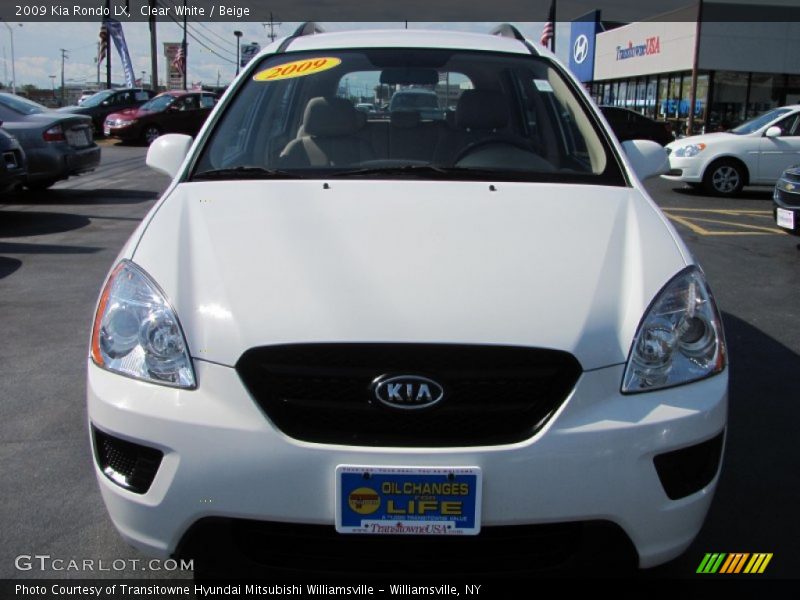 Clear White / Beige 2009 Kia Rondo LX