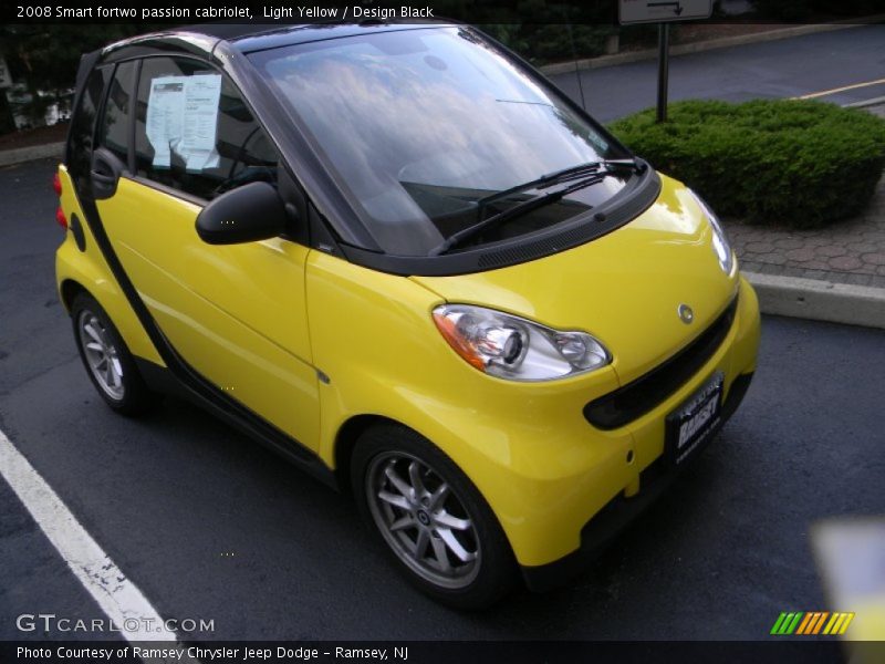 Light Yellow / Design Black 2008 Smart fortwo passion cabriolet